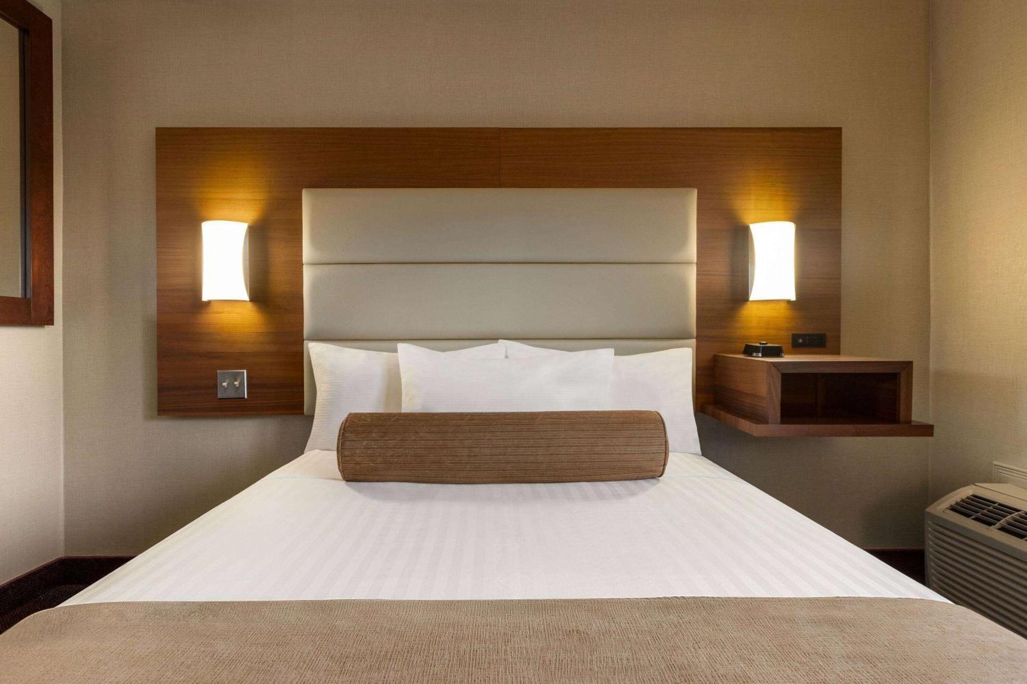Atlantic Host Hotel, Trademark Collection By Wyndham Bathurst Esterno foto